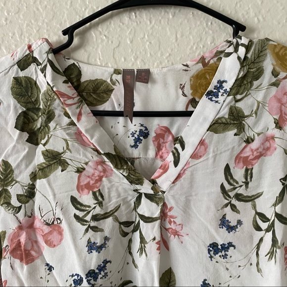 LAST CHANCE Floral Shirt/Blouse - Picture 5 of 5